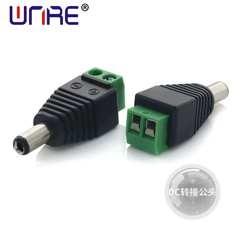 Connection method between DC solderless male plug head and DC male plug